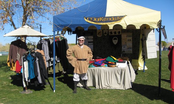 Impressive color
            picture of the MoiRandall's renfaire display